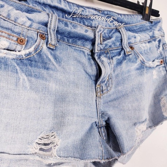 Festival Denim Shorts XS 2 AMERICAN EAGLE Light Wash Blue Y2K Distressed 30x2.5 - Picture 4 of 5